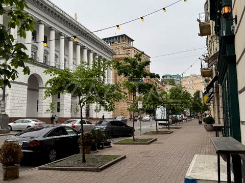 комерційна за адресою Архітектора Городецького вул., 4