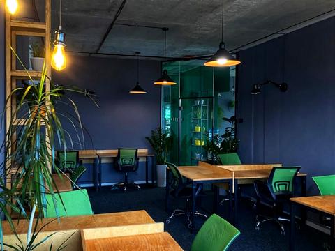 комерційна за адресою Кловський узвіз, 7a