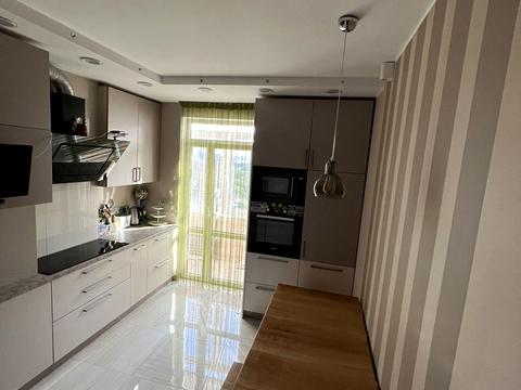 квартира за адресою Академіка Глушкова просп., 9-Д