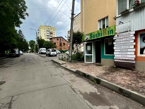 коммерческая по адресу Подільська ул.
