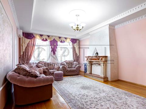 будинок за адресою Центральна вул., 1