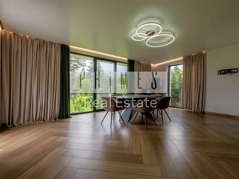 будинок за адресою Молодіжна вул.