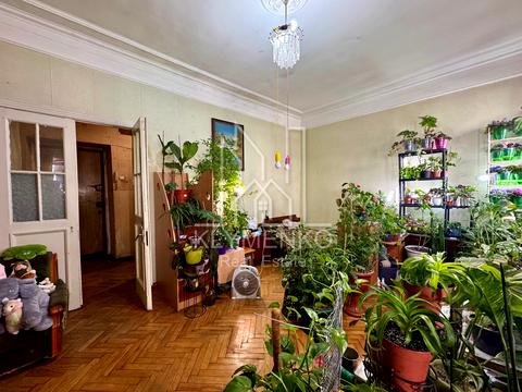 комерційна за адресою Саксаганського вул., 63/28