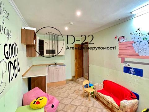 комерційна за адресою Миколи Міхновського бульв. (Дружби Народів), 13