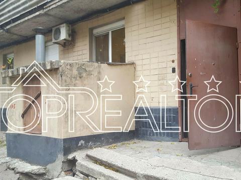 комерційна за адресою Гімназійна набережна вул. (Червоношкільна набережна), 18