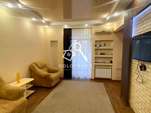 квартира за адресою Революційна, 10