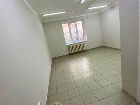 комерційна за адресою Академіка Сахарова вул., 30
