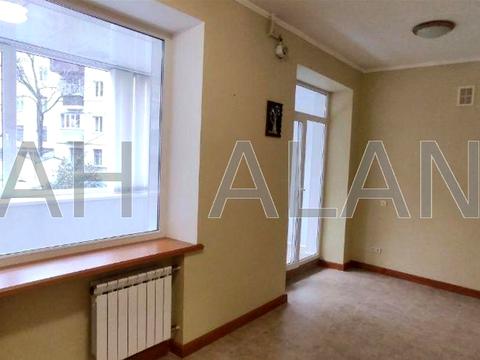 комерційна за адресою Круглоуніверситетська вул., 17