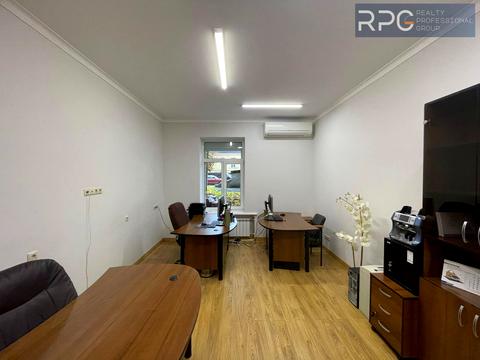 комерційна за адресою Липська вул., 19/7