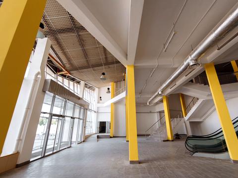 коммерческая по адресу Леся Курбаса ул., 5Ч