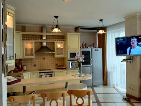 квартира за адресою Літературна вул., 1а