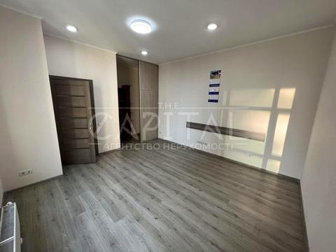 коммерческая по адресу Антоновича, 103