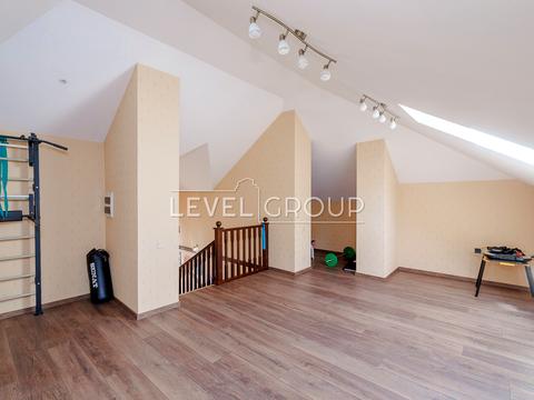 будинок за адресою Набережна вул.