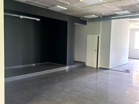 комерційна за адресою Анни Ахматовой, 46