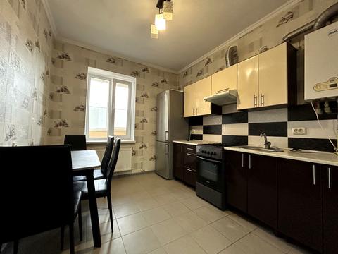 квартира за адресою Райдужна вул., 143