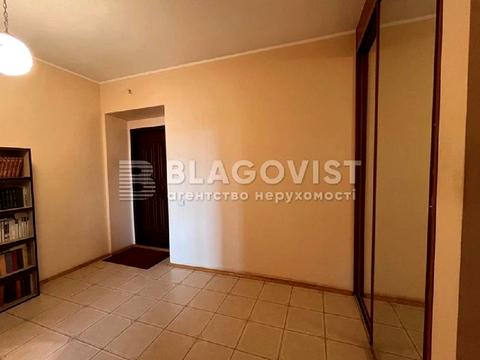 квартира за адресою Старонаводницька вул., 8