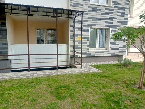 комерційна за адресою Ревуцького вул., 54