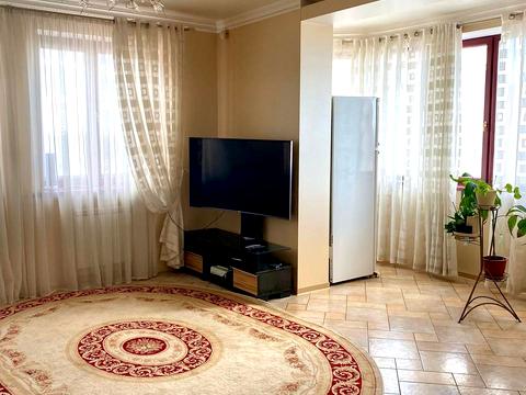 квартира за адресою Анни Ахматової вул., 13