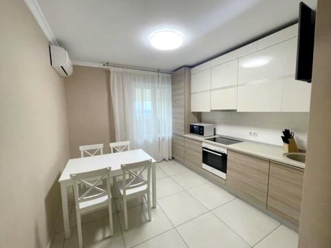 квартира за адресою Софії Русової вул., 1-Б