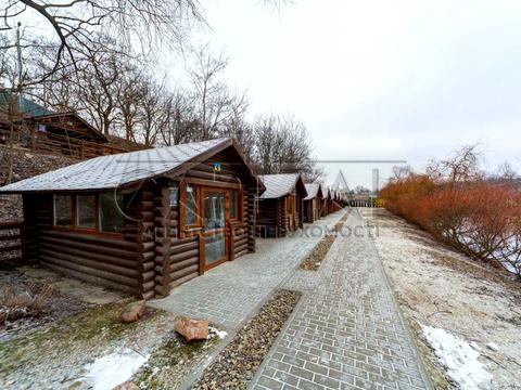 комерційна за адресою Шкільна вул., 1