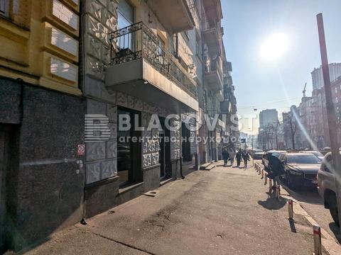 комерційна за адресою Антоновича вул. (Горького), 17