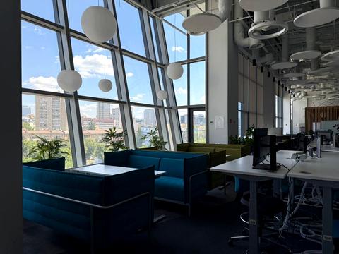 комерційна за адресою Сім'ї Прахових вул. (Гайдара), 50