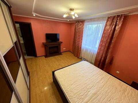 квартира за адресою Космонавтів вул., 66А