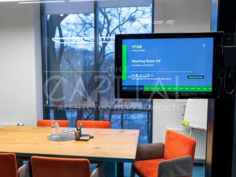 комерційна за адресою Марка Безручка вул., 24