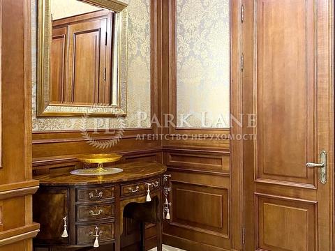 комерційна за адресою Володимирська вул., 49-Б