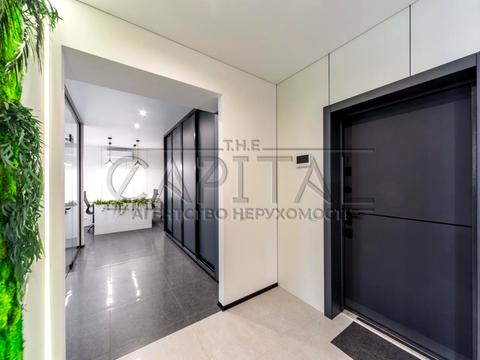 комерційна за адресою Володимирська вул., 51/53