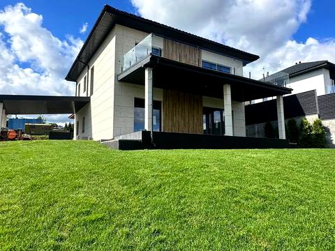 будинок за адресою Вишнева вул.