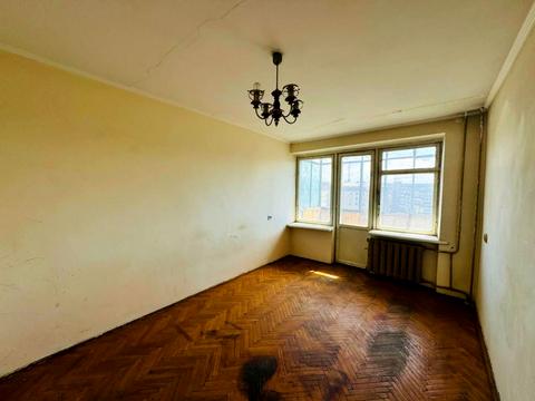 квартира за адресою Тролейбусна вул., 12