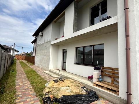 будинок за адресою Басейна