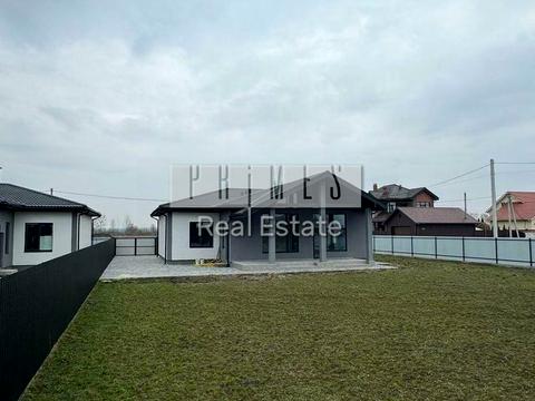 будинок за адресою Вишнева вул.