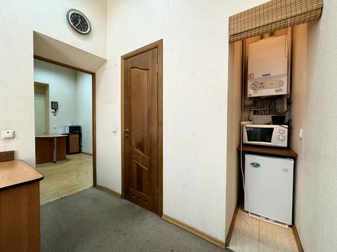 комерційна за адресою Дорошенка вул., 35