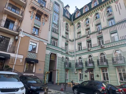 комерційна за адресою Кожум'яцька вул., 10-А