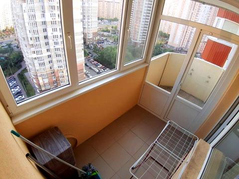 квартира за адресою Анни Ахматової вул., 28