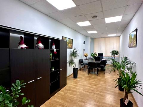 комерційна за адресою Євгена Коновальця вул. (Щорса), 36-Б