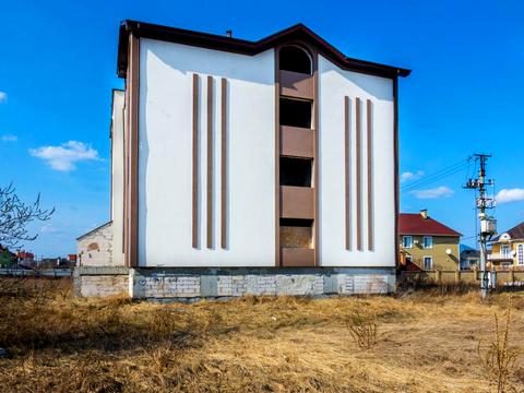 комерційна за адресою Каштановий провулок, 3