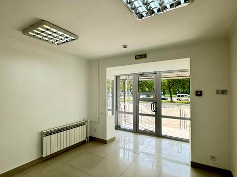 комерційна за адресою Сихівська вул., 4