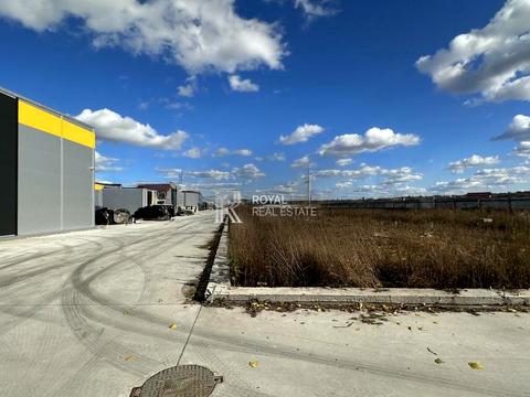 комерційна за адресою Кленова, 1