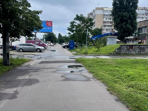 комерційна за адресою Сержа Лифаря вул. (Олександра Сабурова), 3-Б