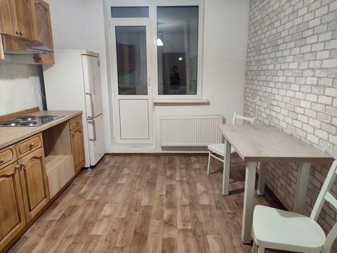 квартира по адресу Червоной Калины просп. (Владимира Маяковского), 68