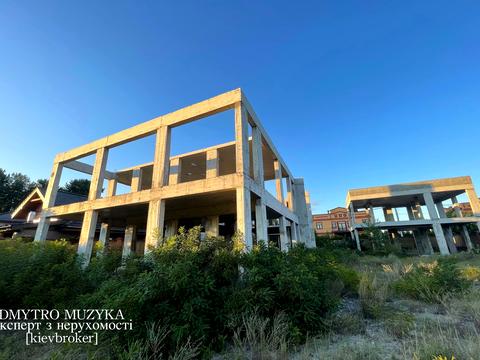 ділянка за адресою Плютовська вул.