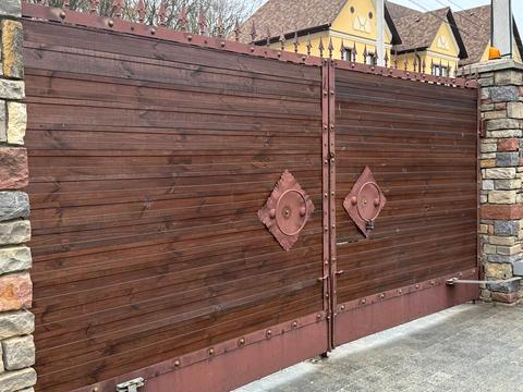 дом по адресу  ул.