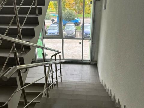 комерційна за адресою Машинобудівників вул., 16