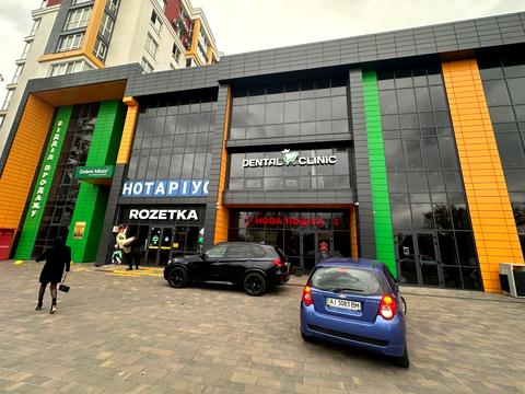 комерційна за адресою Машинобудівників вул., 16