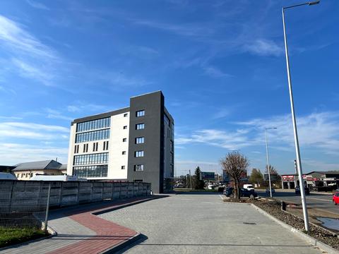 комерційна за адресою Максимовича вул., 15