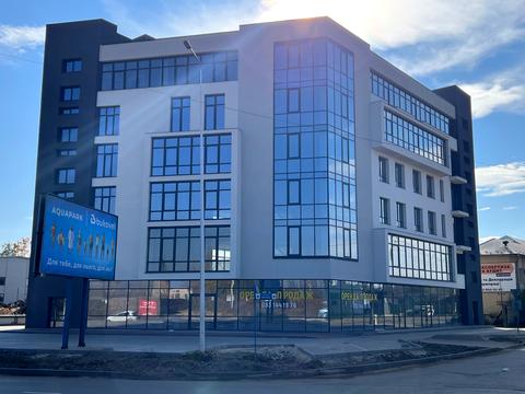 комерційна за адресою Максимовича вул., 15