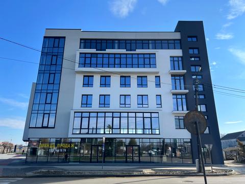 комерційна за адресою Максимовича вул., 15